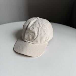 Vuori V1 Cap Natural Beige Hemp Cotton Classic Yupoong OneSize Unisex Embroidery